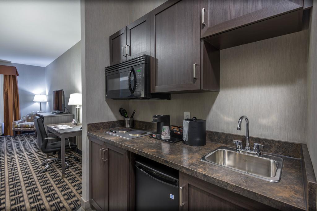 Timber Ridge Inn And Suites Fox Creek Quarto foto